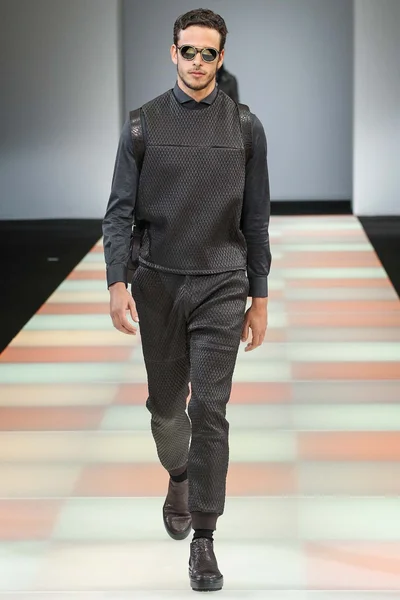 Look 25